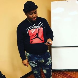 Meet your Posher, Dee